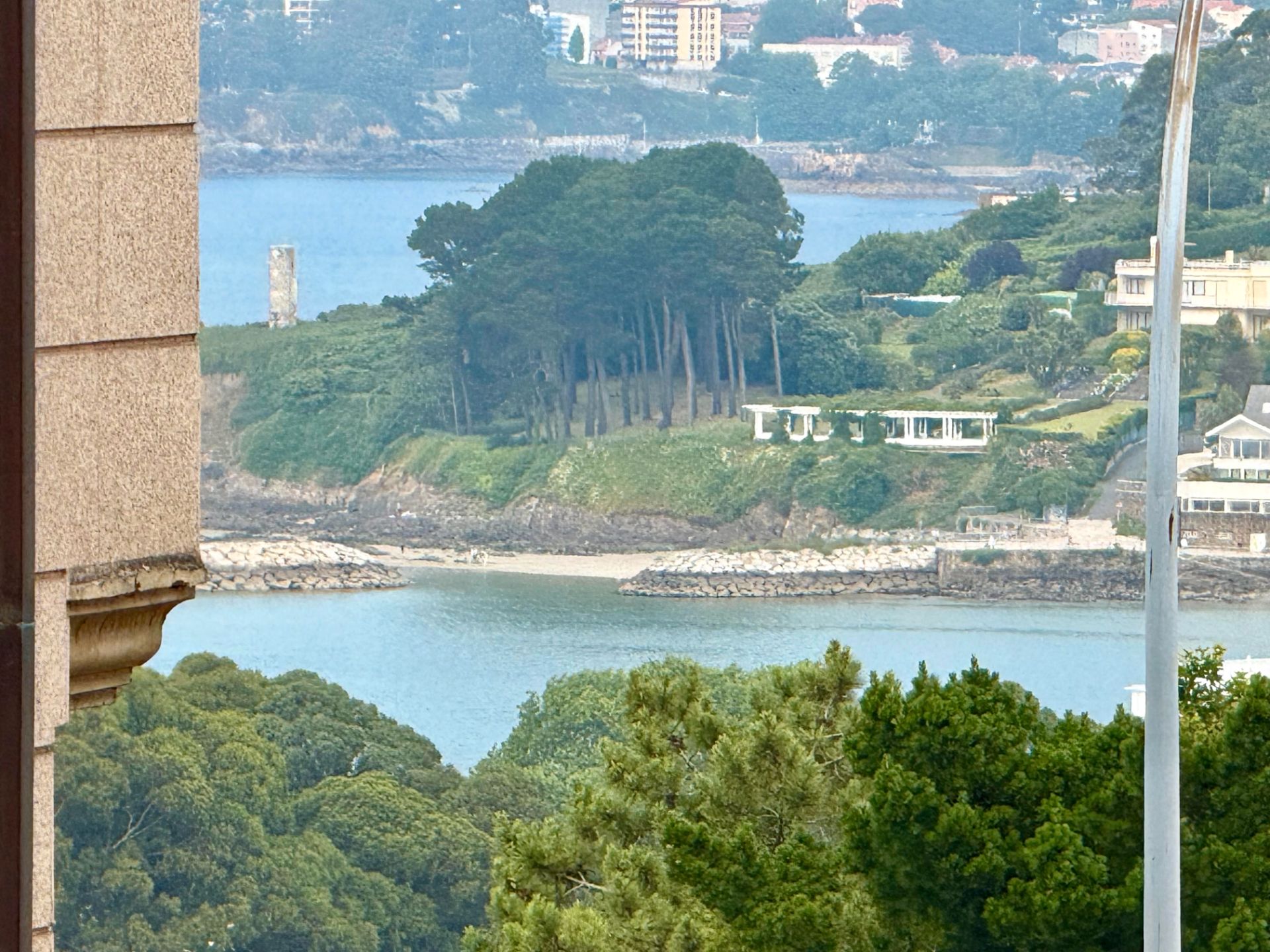 Vista exterior de Pis en venda en A Coruña Capital  amb Calefacció, Parquet i Terrassa