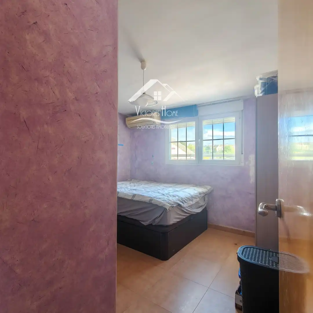 Habitación de Casa adosada en venta en Rivas-Vaciamadrid con Aire acondicionado, Calefacción y Jardín privado