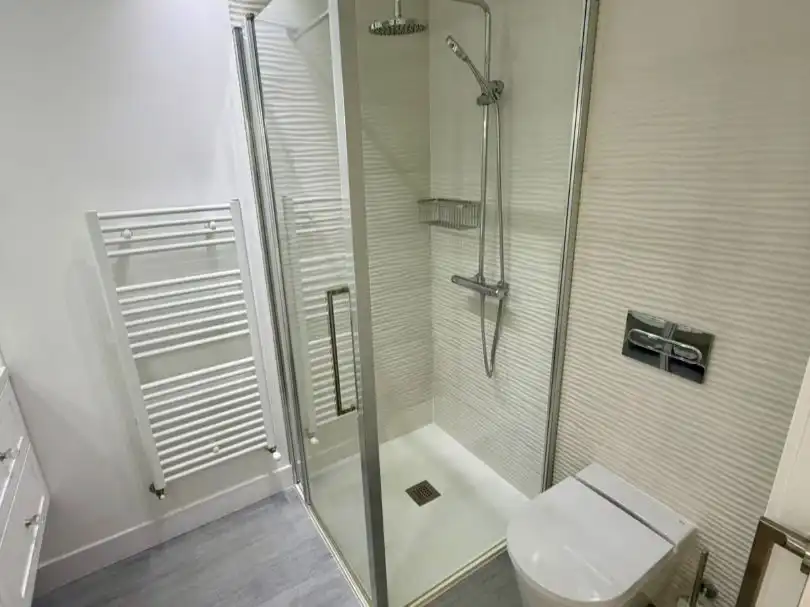Badezimmer von Maisonette zum Verkauf in Ciudad Real Capital mit Klimaanlage, Terrasse und Balkon