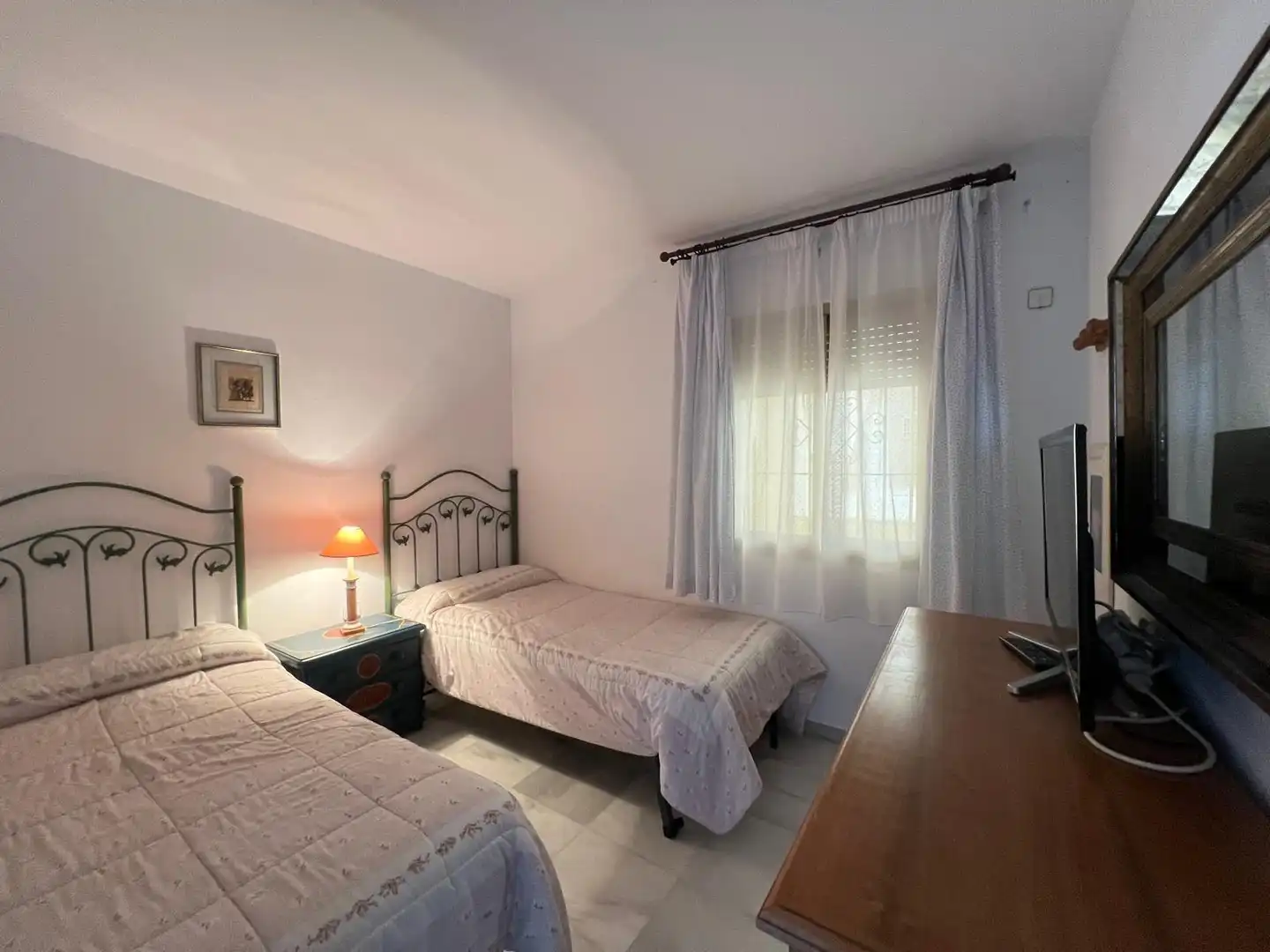 Bedroom of Flat for rent in Nueva Andalucía