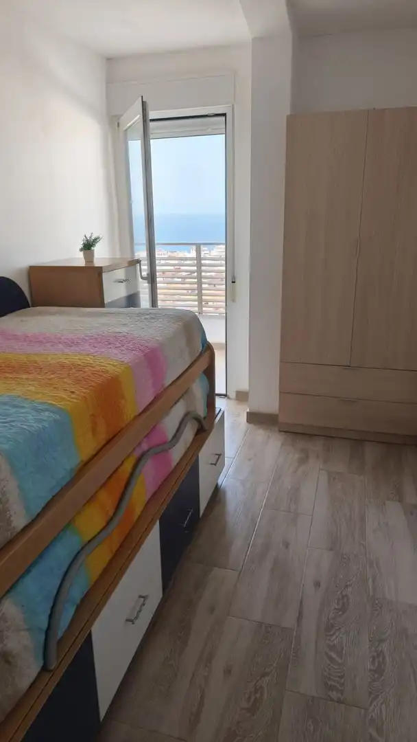Schlafzimmer von Wohnungen zur Miete in Benidorm mit Klimaanlage, Abstellraum und Möbliert