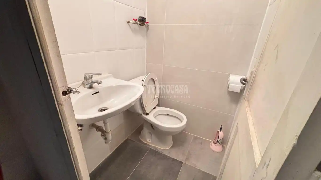 Baño de Local en venta en Zaragoza
