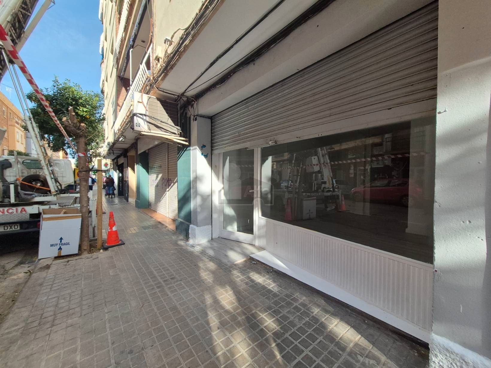 Vista exterior de Local de lloguer en  Valencia Capital amb Aire condicionat i Parquet