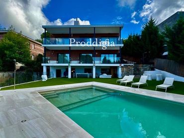 Xalet amb piscina en venda a Passeig de la Serra dels Brucs
