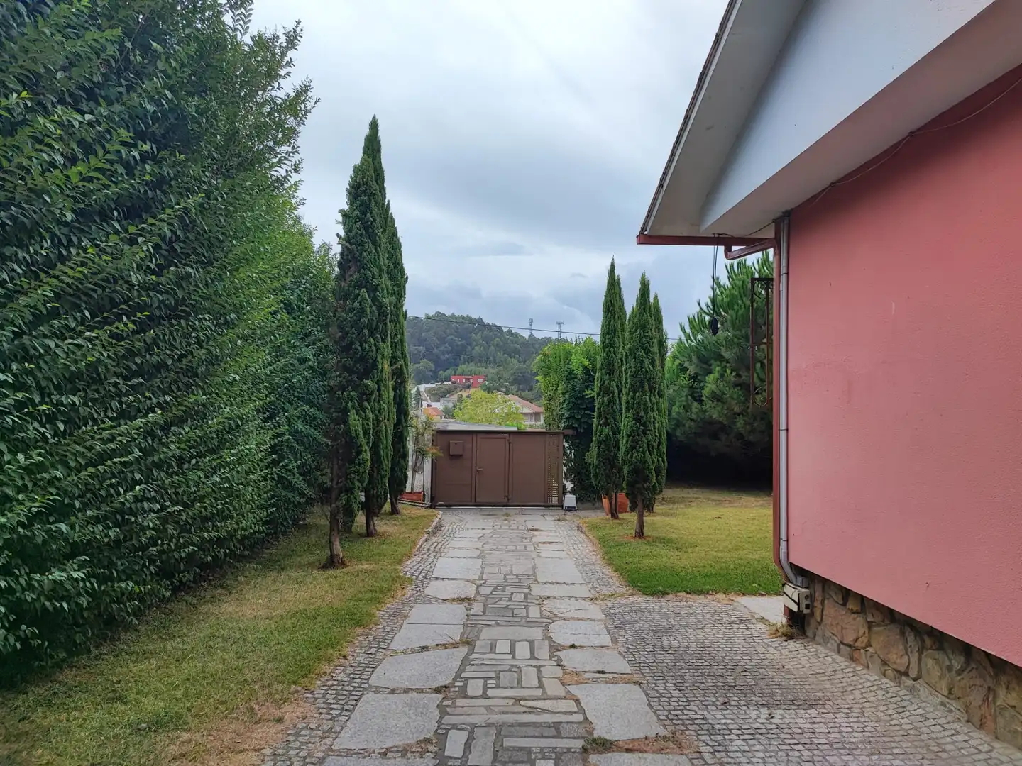 Vista exterior de Casa o xalet en venda en Nigrán amb Jardí privat, Terrassa i Moblat