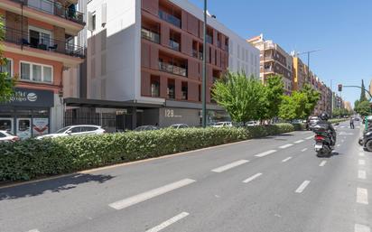 Vista exterior de Pis en venda en  Granada Capital amb Aire condicionat i Terrassa