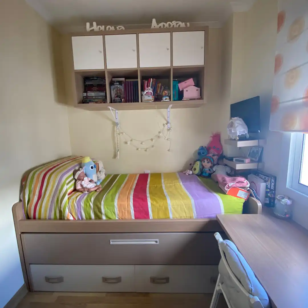 Habitación de Casa adosada en venta en Dos Hermanas con Aire acondicionado, Parquet y Trastero