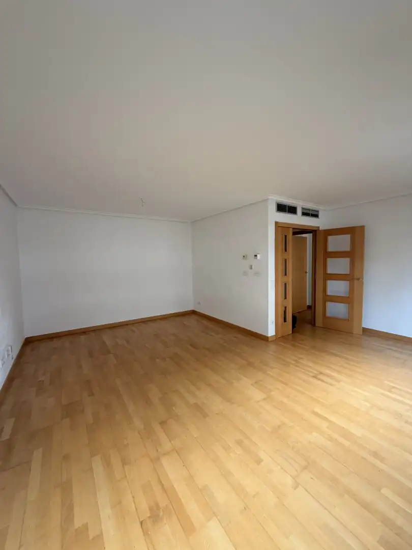 Piso en venta en  Logroño con Calefacción, Parquet y Trastero