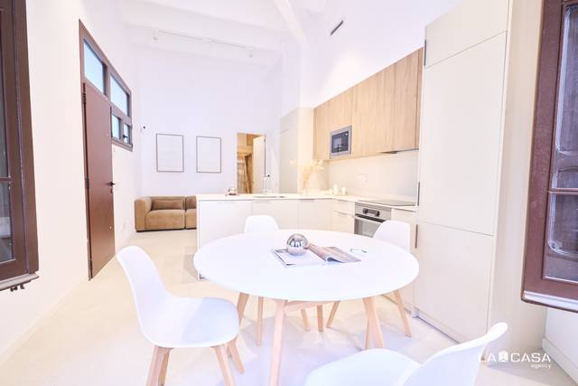 Piso en Venta en Calle OLZINELLES en Sants