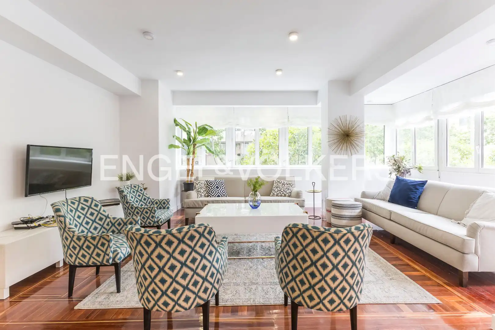 Living room of Flat for sale in Madrid  with Air Conditioner, Heating and Parquet flooring