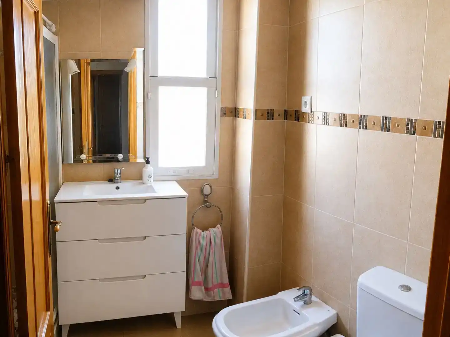 Badezimmer von Wohnung zur Miete in Murcia mit Klimaanlage, Privatgarten und Möbliert
