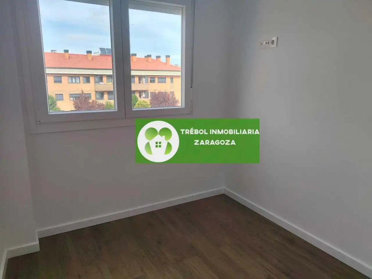 Habitación de Piso en venta en Cadrete con Aire acondicionado, Calefacción y Terraza