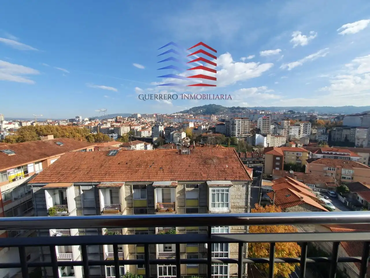 Außenansicht von Wohnung zur Miete in Ourense Capital  mit Heizung, Parkett und Terrasse