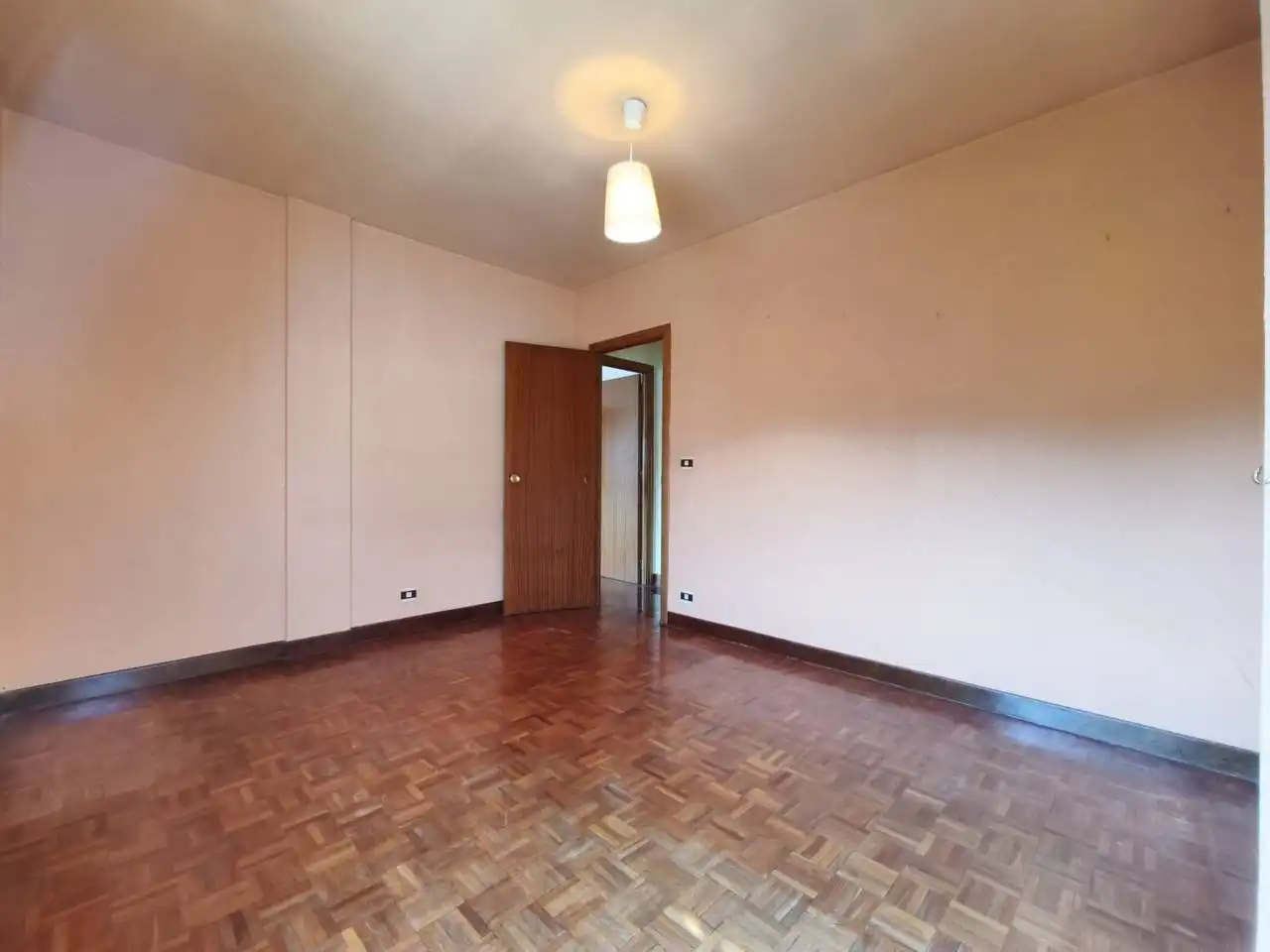 Dormitori de Pis en venda en Burgos amb Calefacció, Parquet i Terrassa