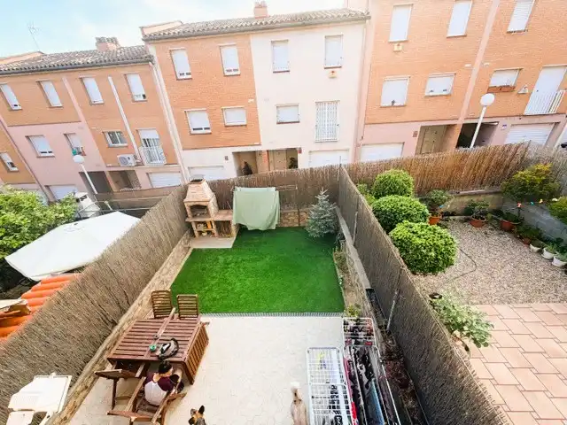 Jardí de Casa adosada en venda en Badalona amb Calefacció, Jardí privat i Traster