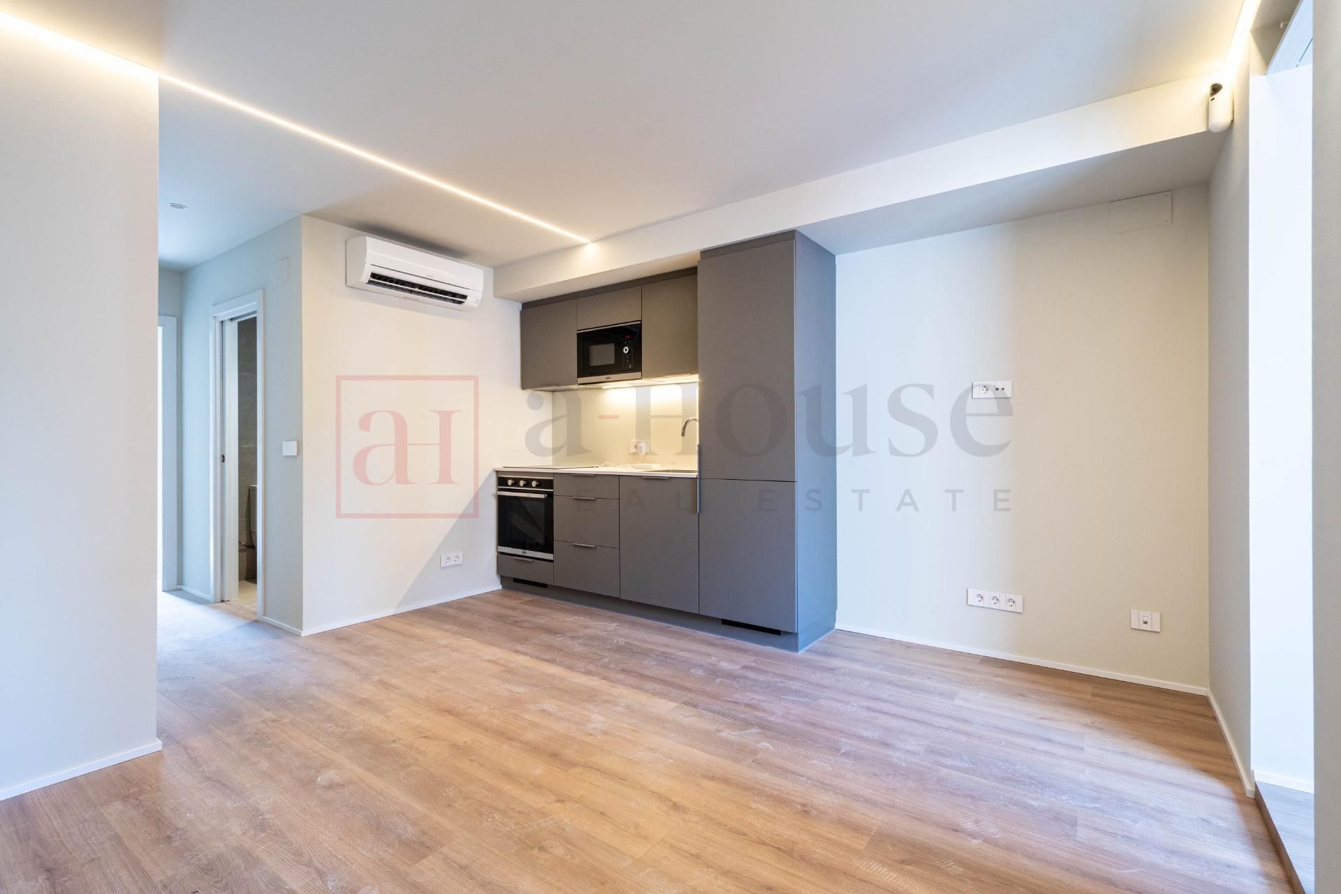 Kitchen of Flat for sale in  Barcelona Capital  with Air Conditioner, Parquet flooring and Balcony