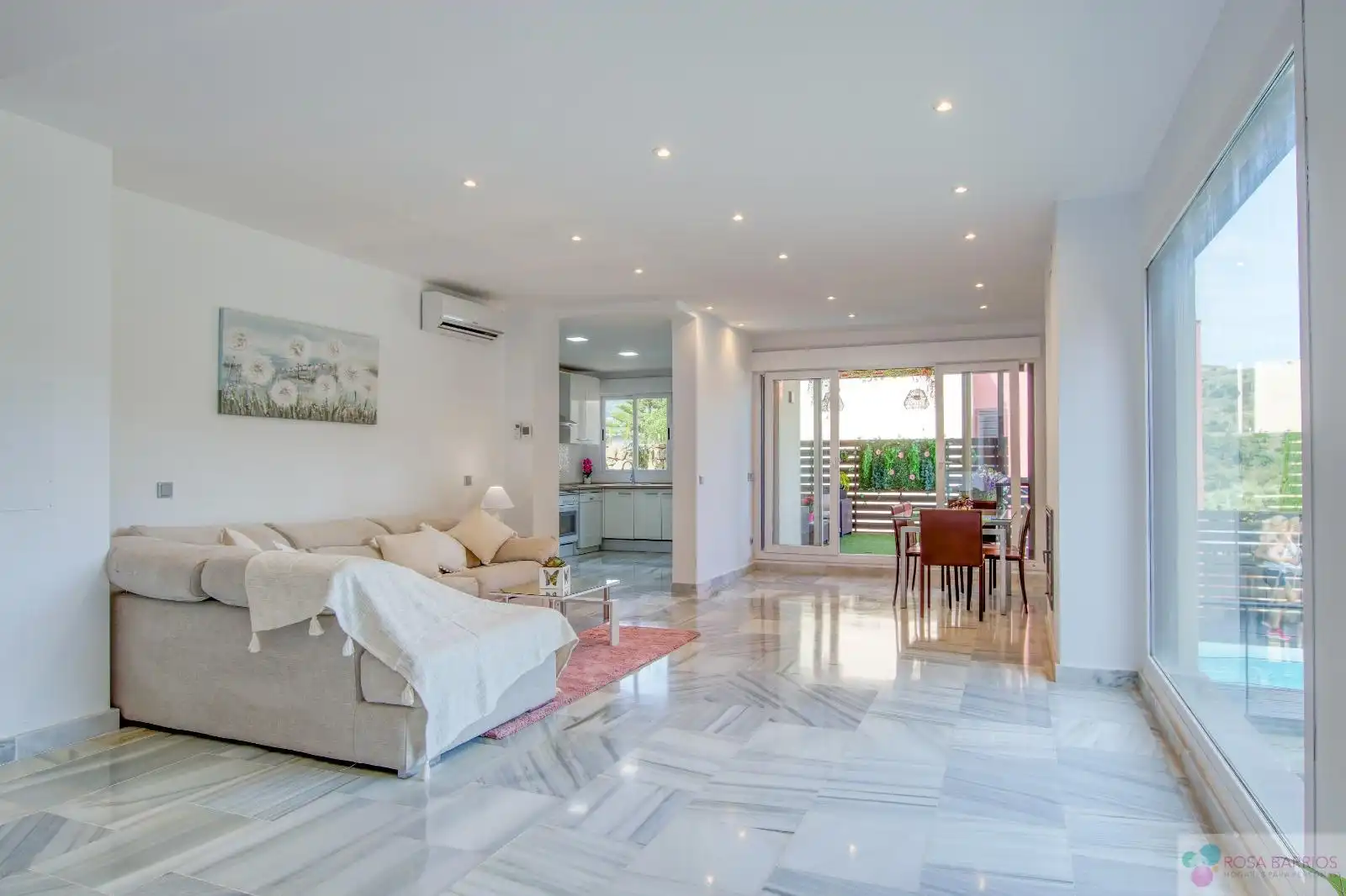Living room of Houses for sale in Benahavís  with Terrace, Swimming Pool and Furnished