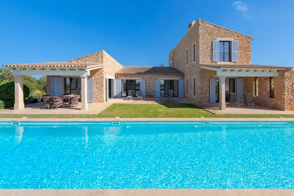 Casa rústica con piscina en venta en Ses Salines Poble