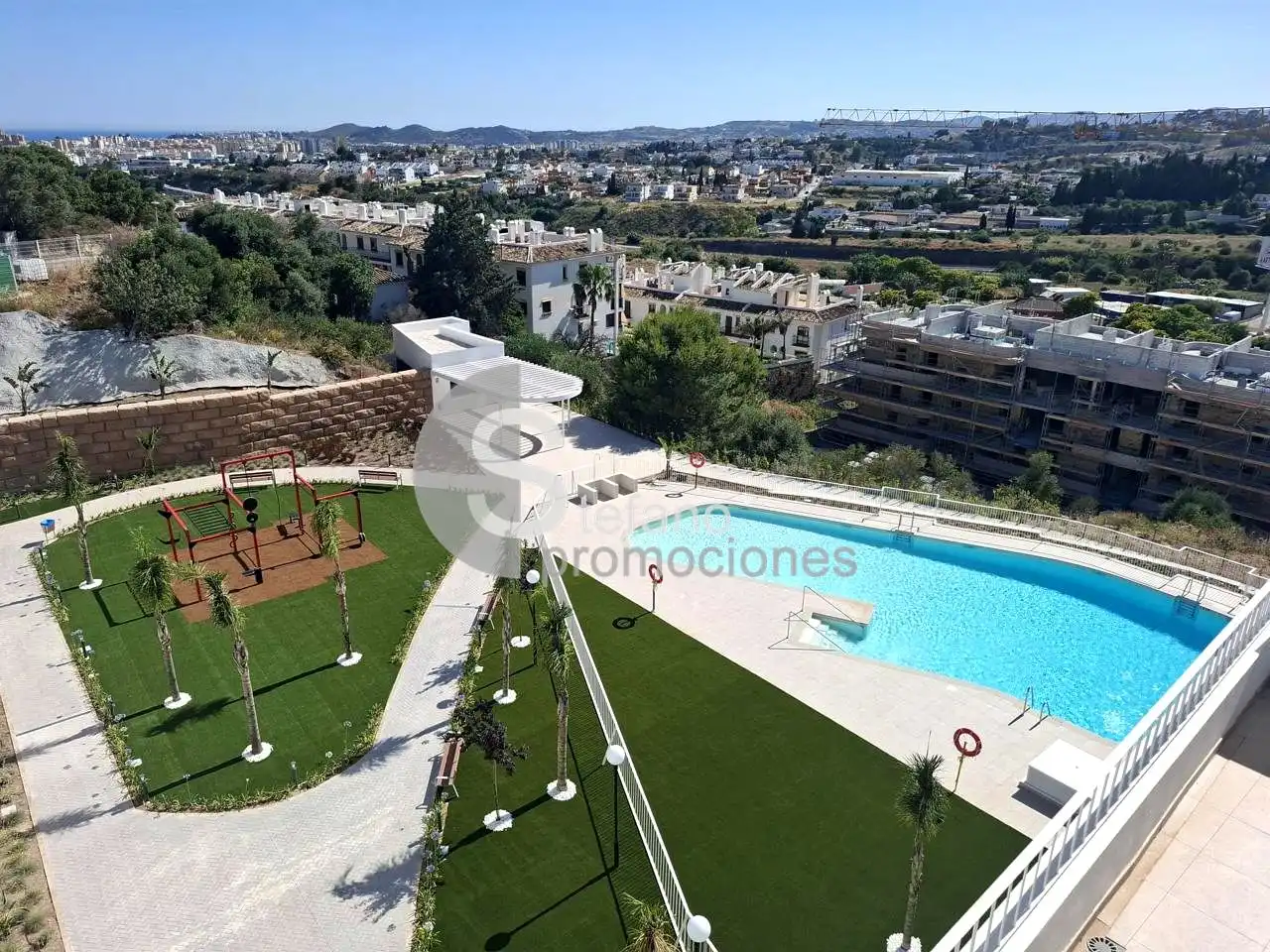 Piscina de Piso de alquiler en Fuengirola con Aire acondicionado, Terraza y Trastero