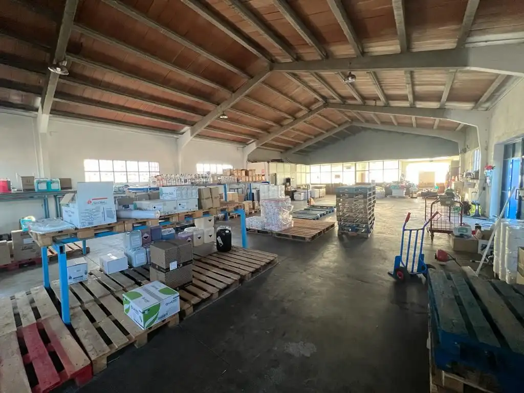 Nave industrial en venta en Nava de la Asunción