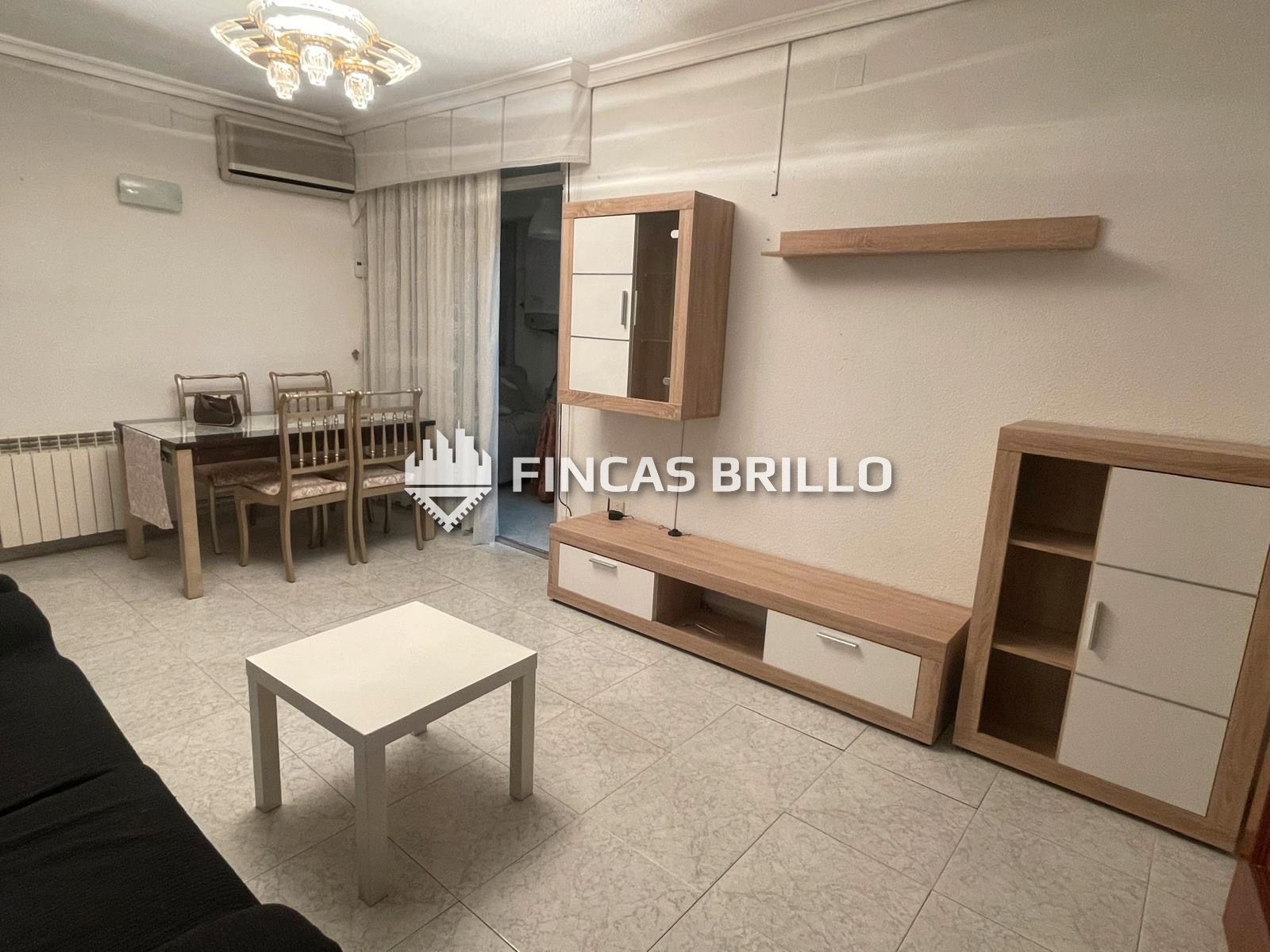 Sala d'estar de Pis de lloguer en Cáceres Capital amb Moblat