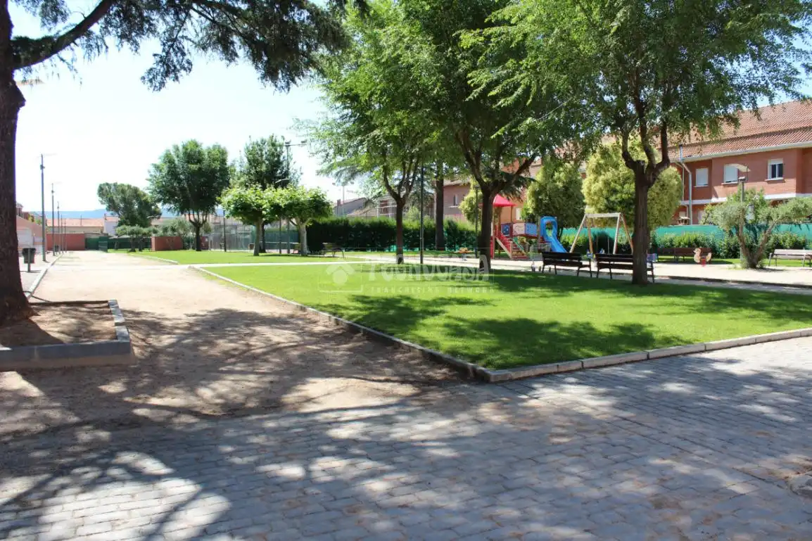 Jardín de Piso en venta en Azuqueca de Henares con Aire acondicionado, Calefacción y Piscina comunitaria