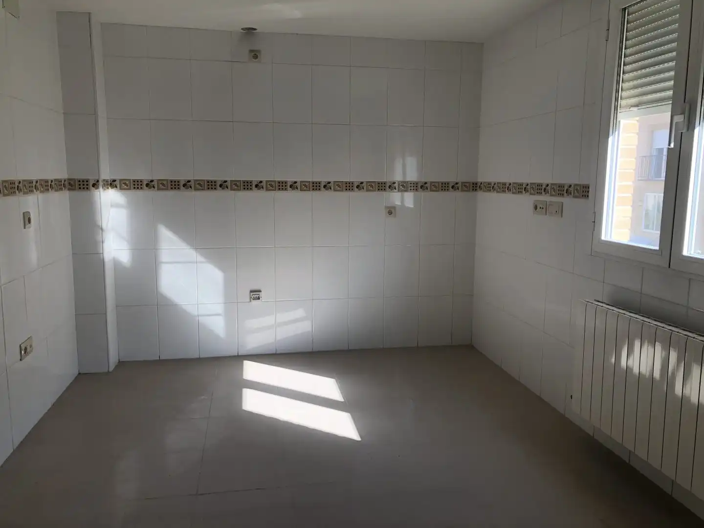 Cocina de Casa adosada en venta en La Lastrilla  con Calefacción, Jardín privado y Terraza