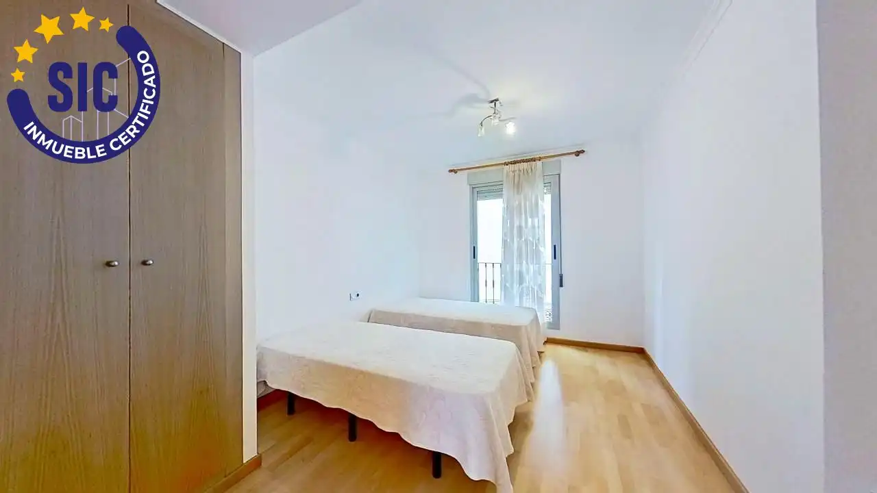 Schlafzimmer von Haus oder Chalet zur Miete in Chiva mit Heizung und Terrasse