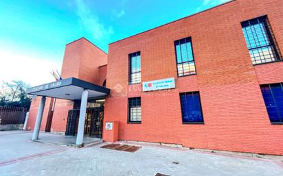 Exterior view of Flat for sale in Fuenlabrada  with Heating, Swimming Pool and Community pool