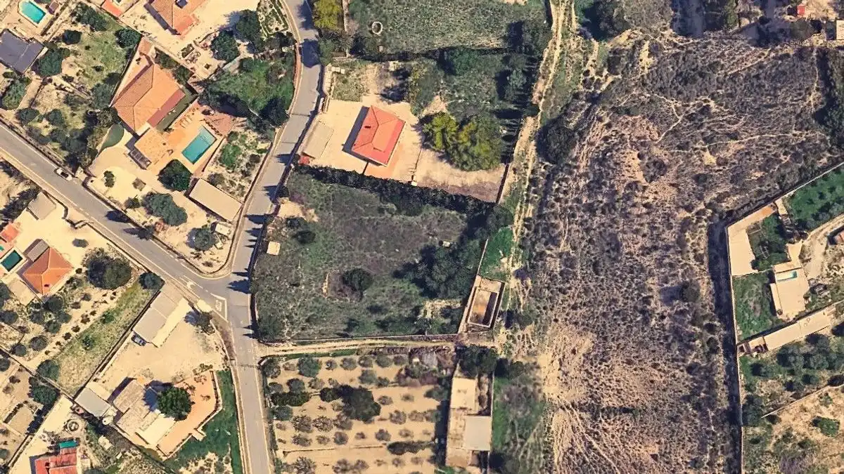 Wohnbaugrundstück zum Verkauf in Carrer del Làrix, imagen 2