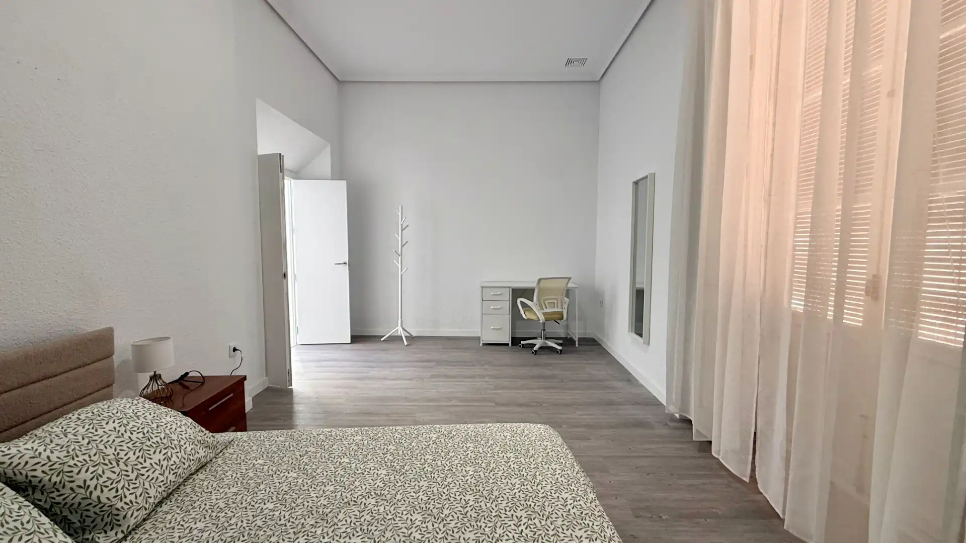 Habitación de Piso de alquiler en Cádiz con Amueblado, Horno y Lavadora