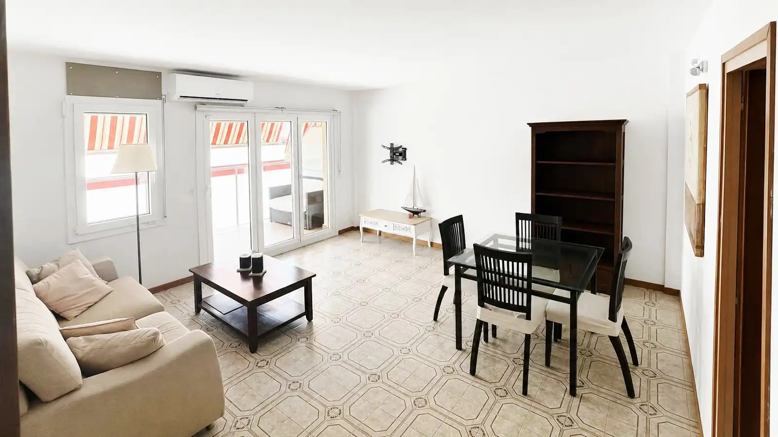 Appartamento con terrazza in vendita a Avinguda del Mar, imagen 3