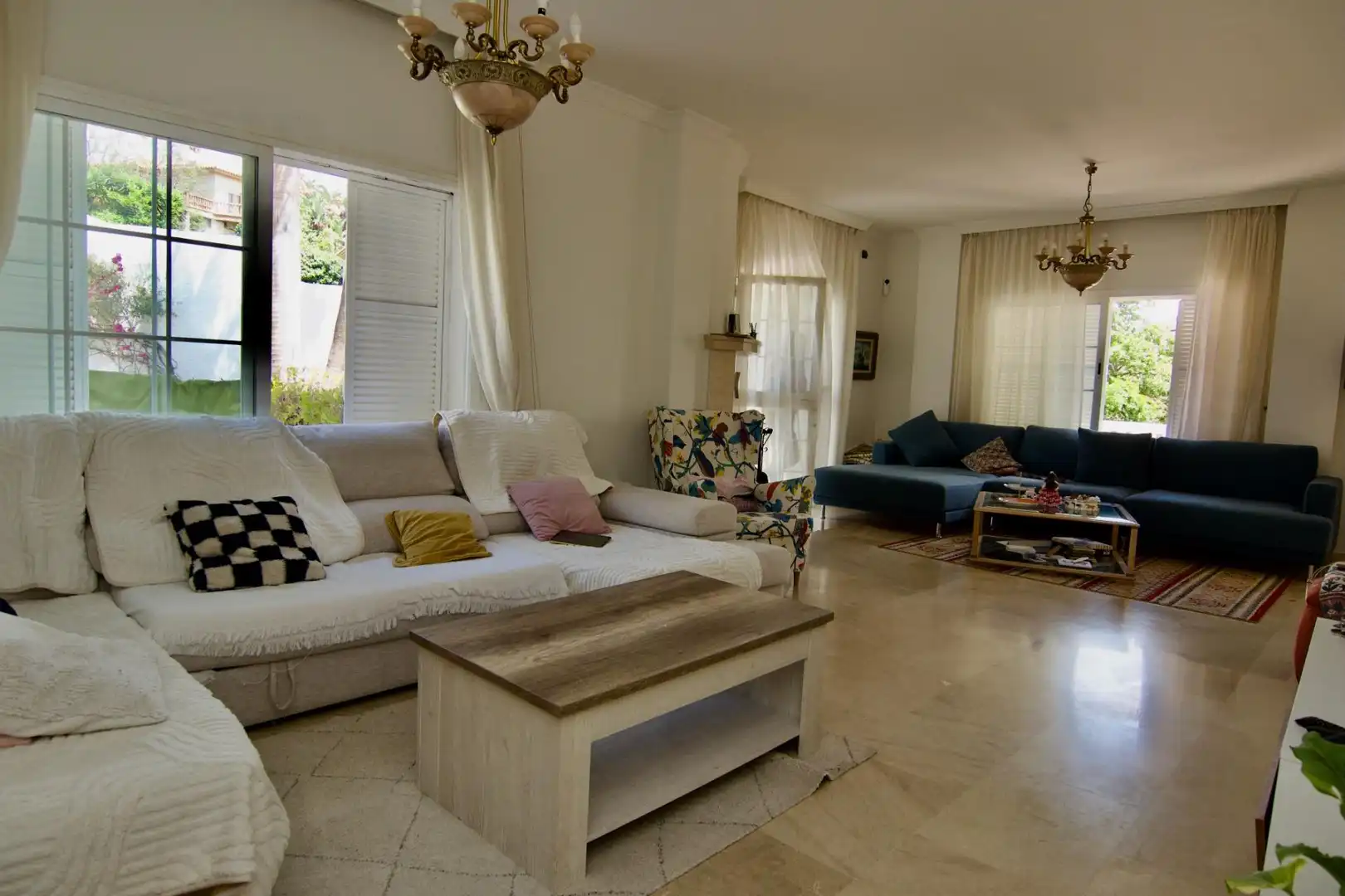 Sala d'estar de Casa o xalet en venda en Benalmádena amb Calefacció, Jardí privat i Terrassa