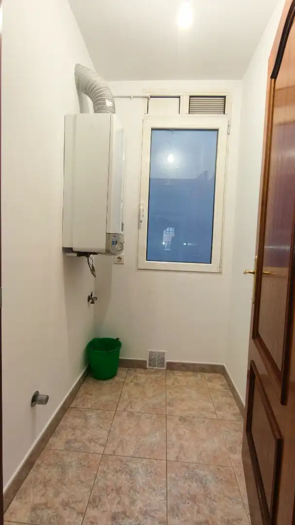 Baño de Piso en venta en Avilés con Calefacción, Parquet y Trastero