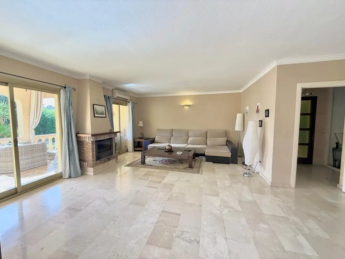 Living room of Detached homes for sale in Mijas  with Air Conditioner, Heating and Private garden