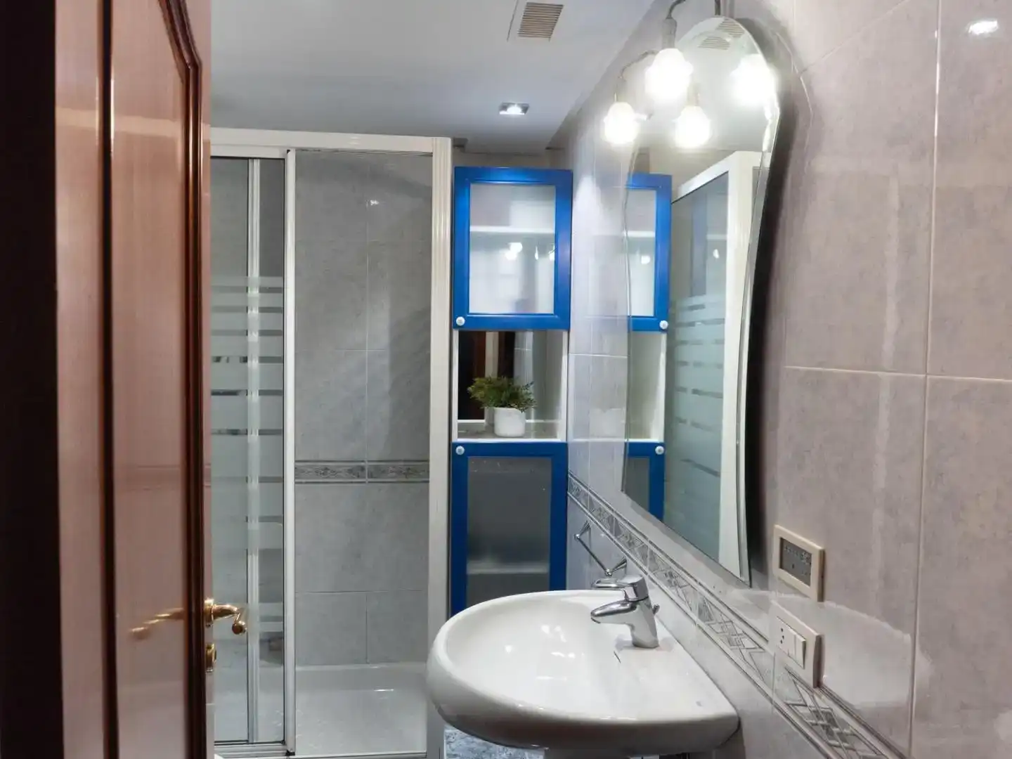 Baño de Piso en venta en Culleredo con Piscina