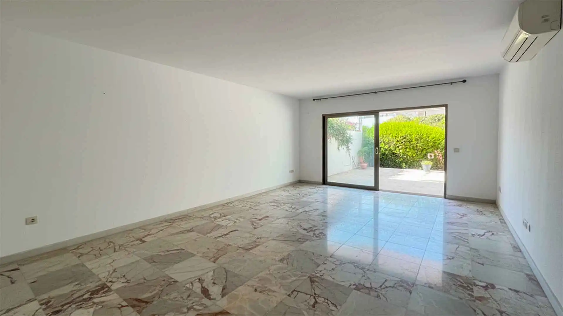 Reihenhaus mit Pool zum Verkauf in MARCASITA-ARROYO PIEDRAS, imagen 4