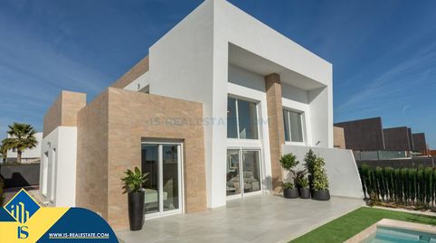Casas con piscina en construcción en Algorfa, provincia de Alicante. 3 habitaciones | 108-114 m² | 13,5 kilómetros del mar
