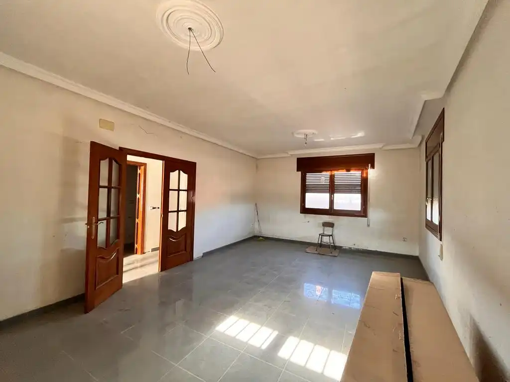 Sala d'estar de Casa o xalet en venda en Fuensalida amb Traster i Balcó
