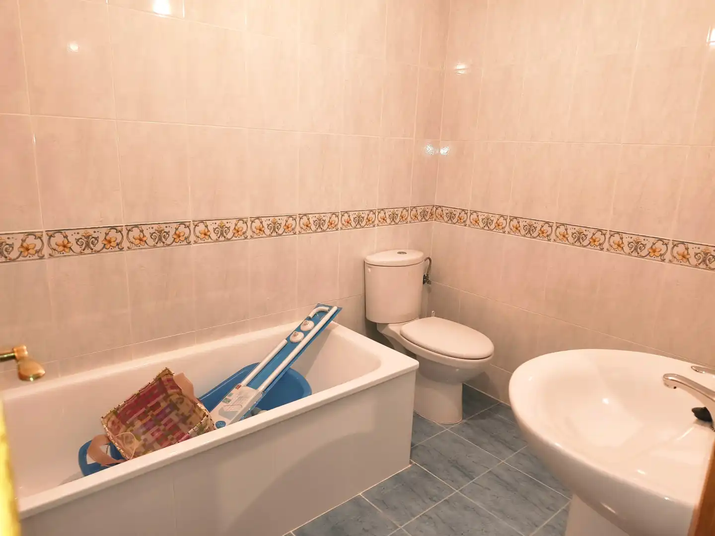 Baño de Casa adosada en venta en Ciudad Real con Aire acondicionado, Calefacción y Jardín privado