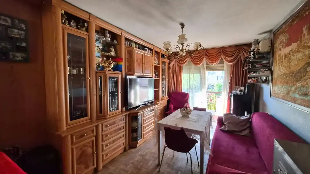 Living room of Flat for sale in Madrid  with Air Conditioner, Heating and Storage room