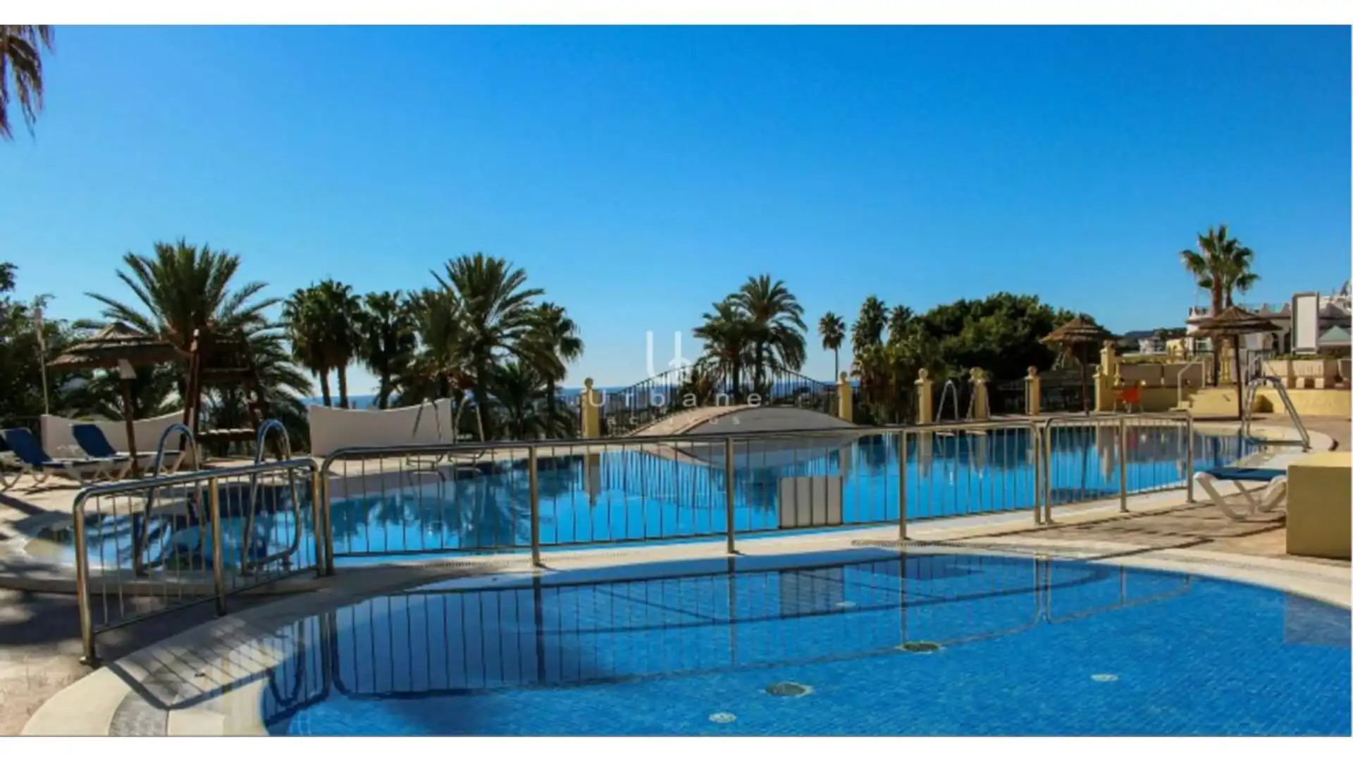 Piscina de Casa o chalet en venta en Calpe / Calp con Aire acondicionado, Terraza y Amueblado