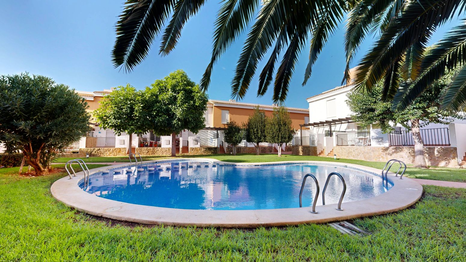 Piscina de Casa adosada en venda en Alcalà de Xivert amb Jardí privat, Terrassa i Piscina
