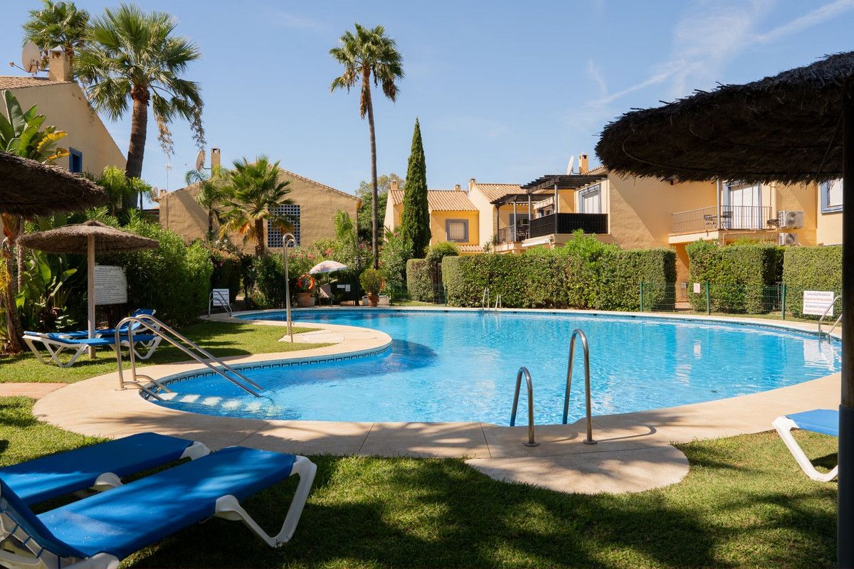 Jardí de Casa adosada en venda en Marbella amb Aire condicionat, Jardí privat i Terrassa