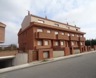Exterior view of Single-family semi-detached for sale in Benavent de Segrià