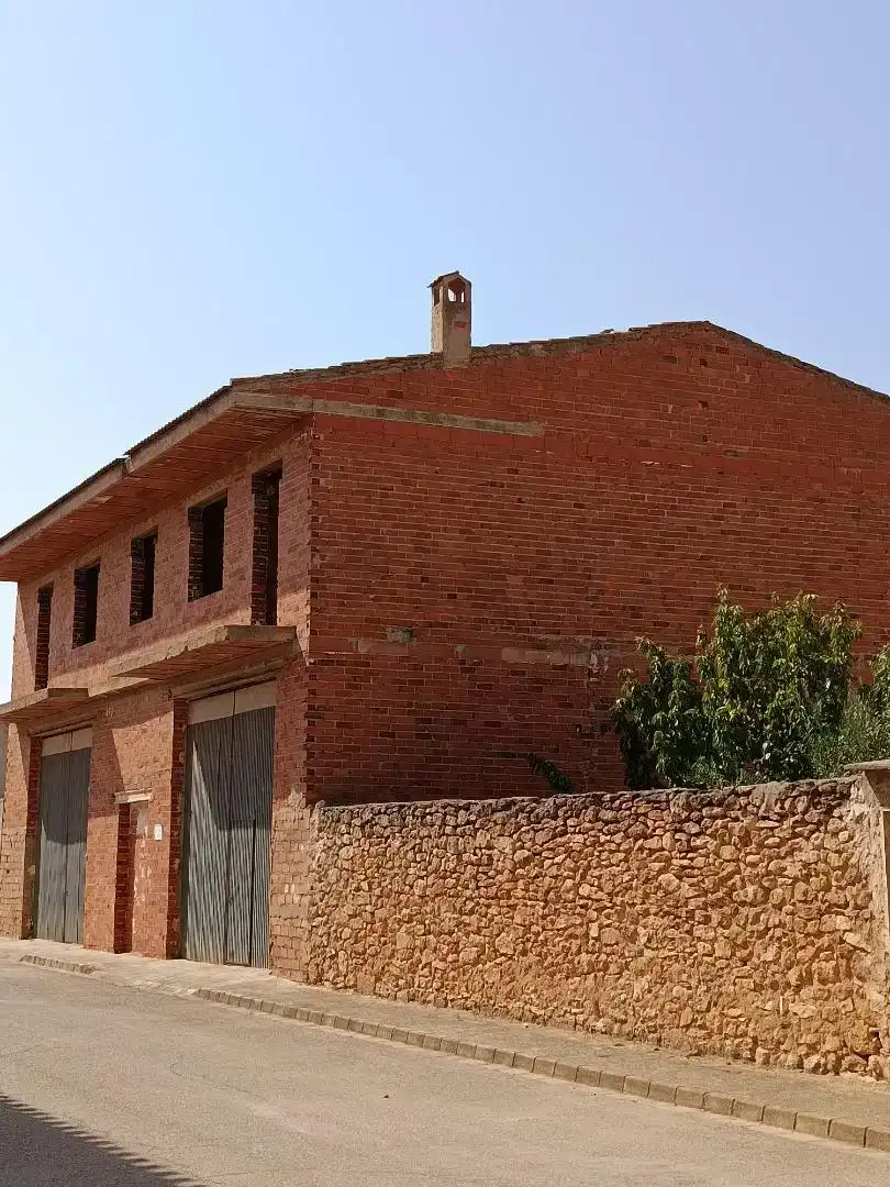Vista exterior de Casa adosada en venta en Abengibre con Balcón