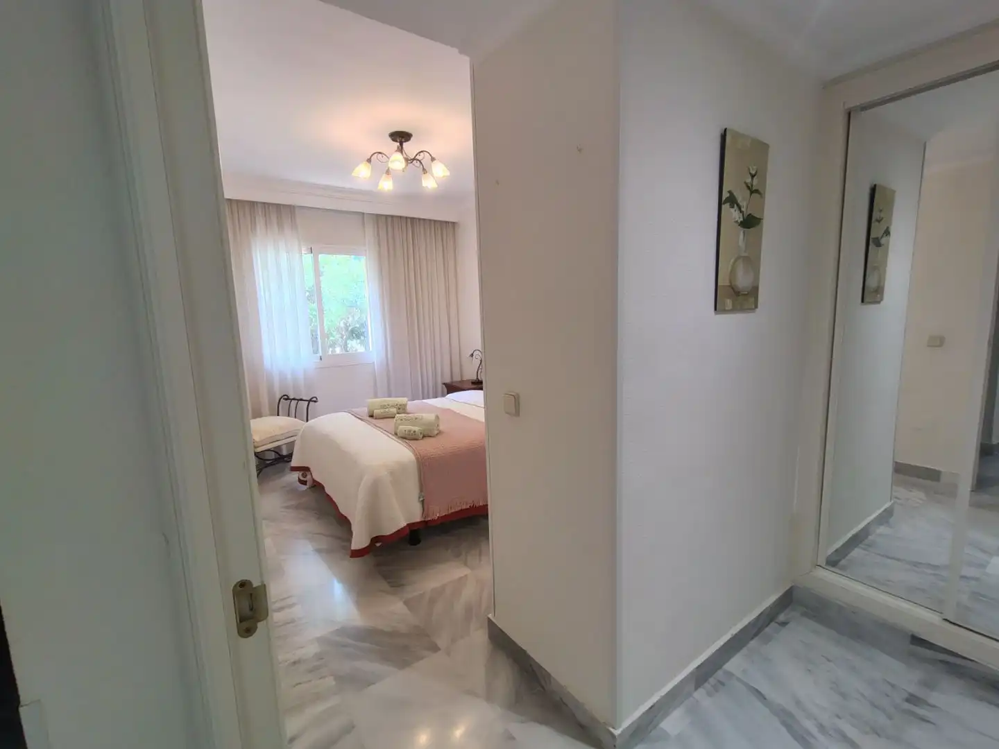 Schlafzimmer von Wohnung zur Miete in Marbella mit Klimaanlage, Heizung und Terrasse