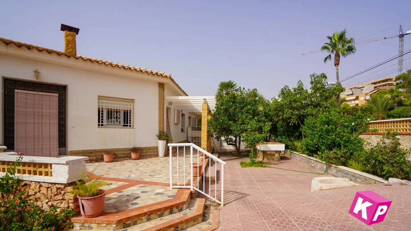 Casa amb jardí en venda a De La Armada Española, imagen 35