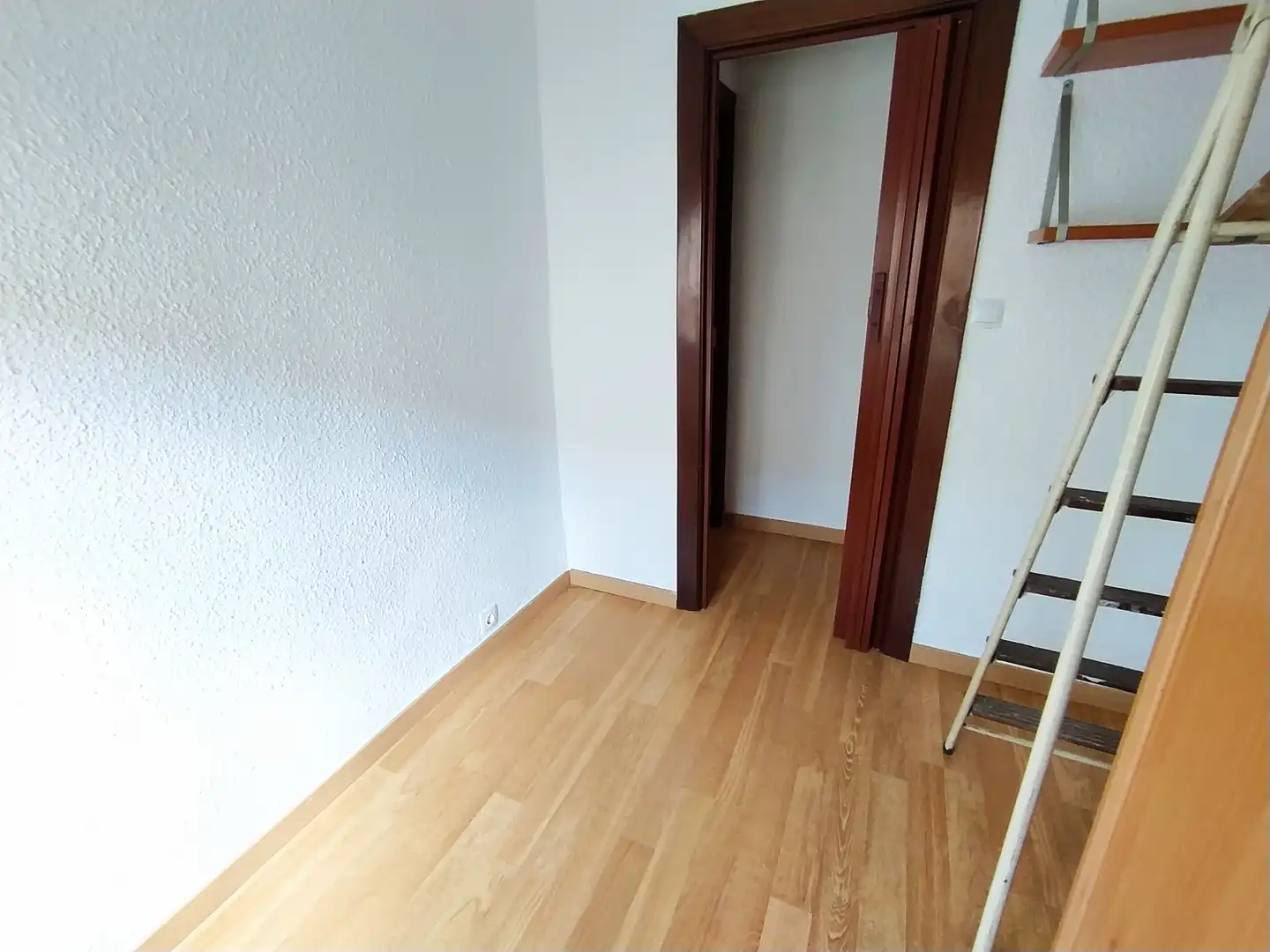 Schlafzimmer von Wohnung zum Verkauf in Zaragoza mit Klimaanlage, Heizung und Möbliert