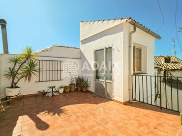Casa con balcone in vendita a Plaza Primero de Mayo s/n